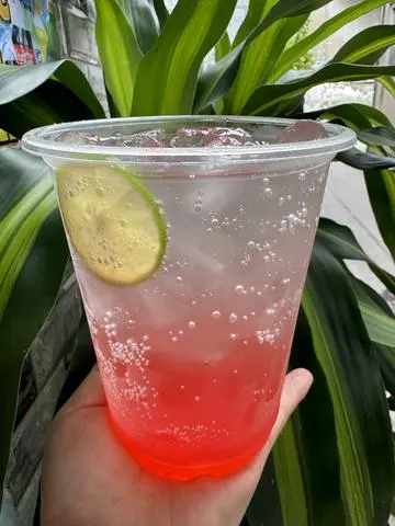 Hình ảnh Soda Dâu 1L 