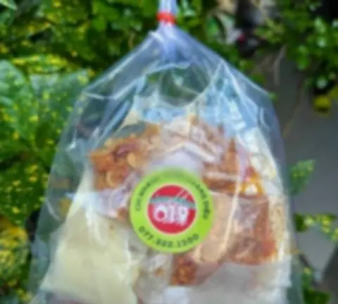 Hình ảnh Bánh tráng bơ - tự trộn