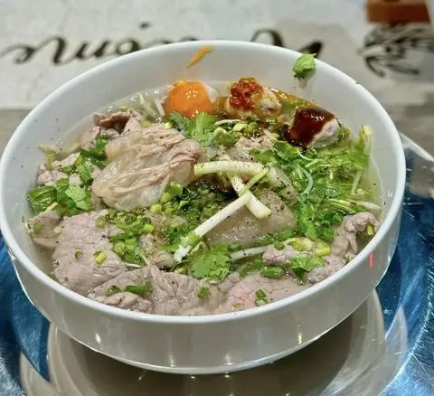Hình ảnh Hủ tíu bò tái - bò viên