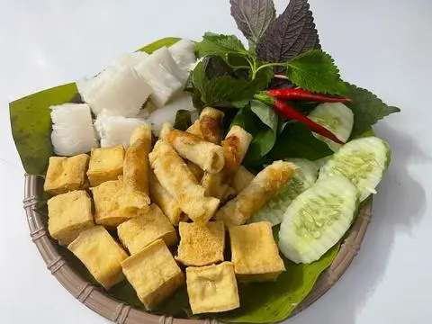 Hình ảnh Bún đậu chả ram tôm đất