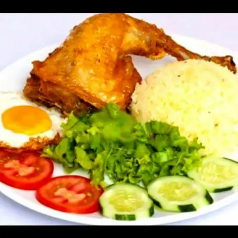 Hình ảnh Cơm đùi góc tư nhỏ  - ốp la