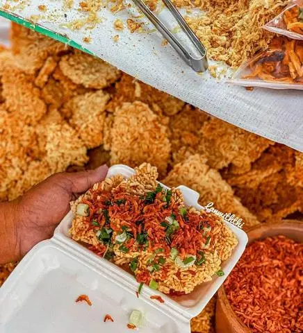 Hình ảnh cơm cháy mắm tỏi mở hành
