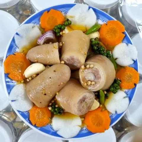 Hình ảnh Đuôi heo ngâm mắm tiêu xanh - hủ 400ml