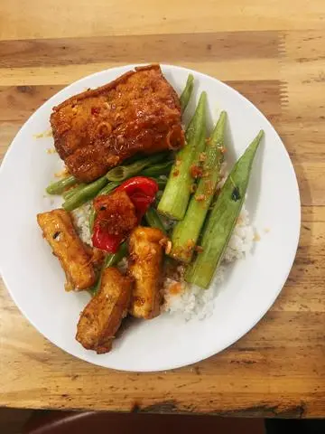 Hình ảnh Cơm đậu hũ kho chay