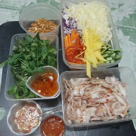 Hình ảnh Gỏi tai heo đu đủ (L)