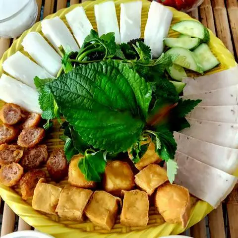 Hình ảnh Bún đậu thịt luộc - nem rán giòn