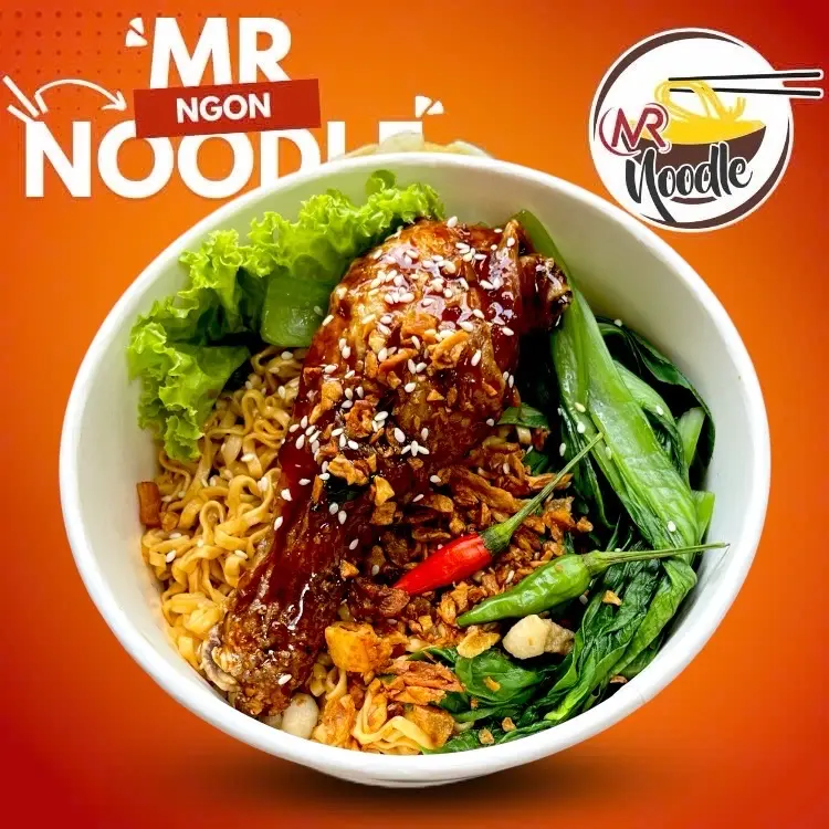 Hình ảnh Mì trộn trộn đùi gà sốt mắm tiêu đen & Súp