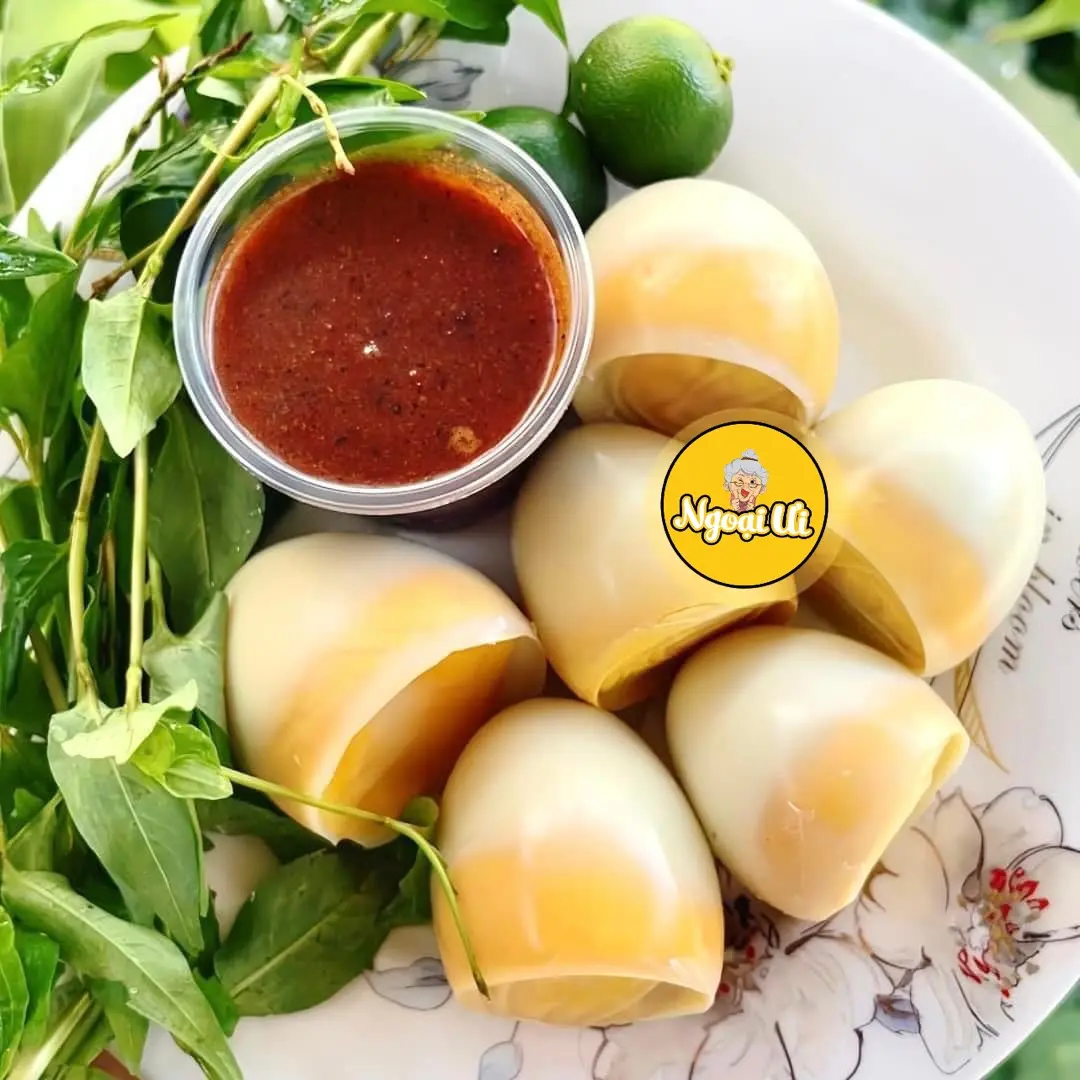 Hình ảnh Trứng Chấm Sốt (Hủ Sốt Lớn-Không Bánh Tráng)