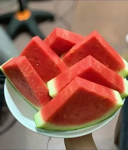 Hình ảnh Dưa Hấu Cắt Miếng 