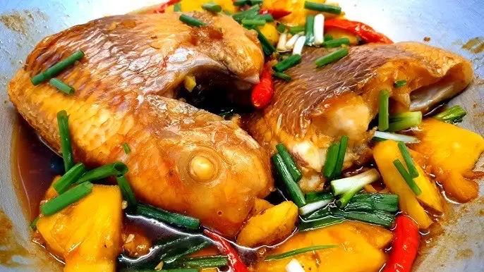 Hình ảnh Cơm cá diêu hồng kho