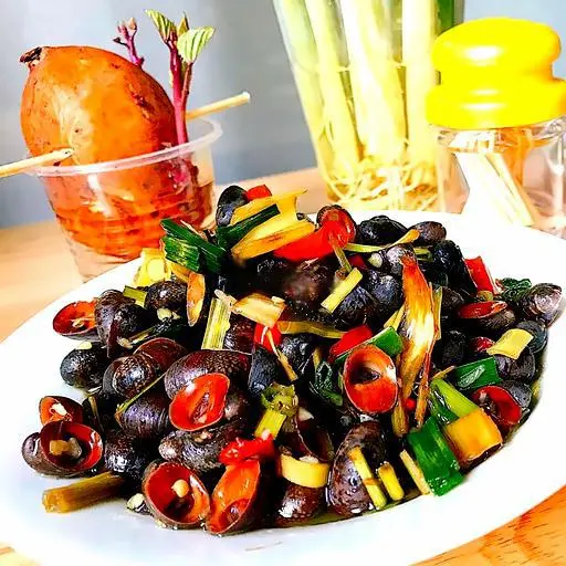 Hình ảnh Ốc dừa xào cay