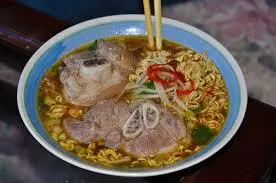 Hình ảnh Mì gói thịt - giò heo