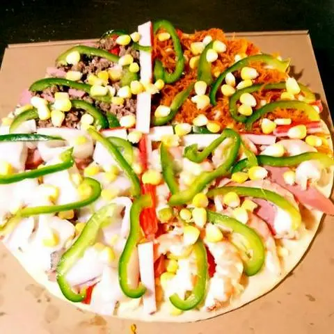 Hình ảnh Combo hải sản pizza size lớn 30cm kèm 1 pespi