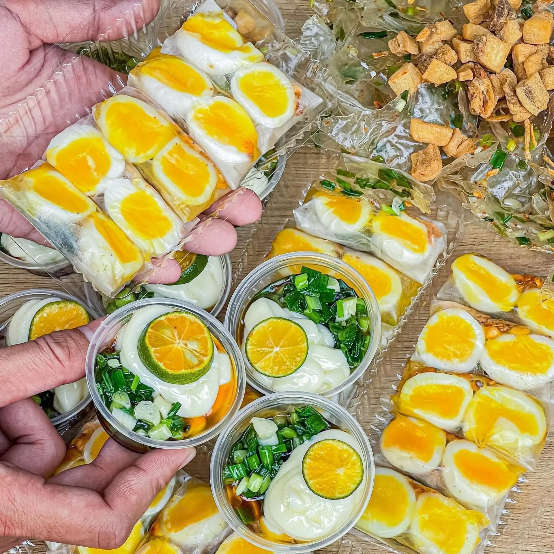 Hình ảnh Bánh tráng 5 cuộn trứng bơ béo