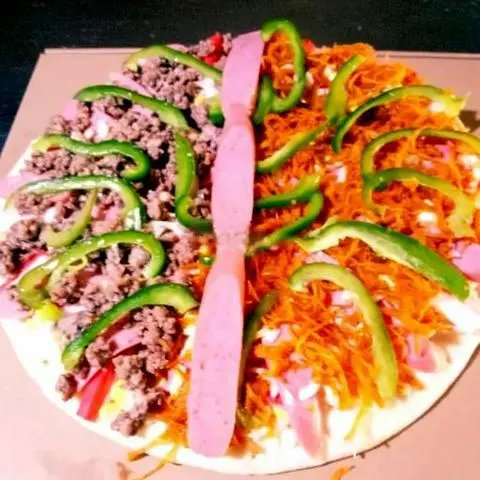 Hình ảnh Combo nhiều bò gà cay pizza lớn 30cm kèm 1 pespi