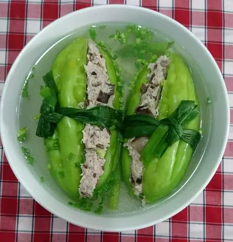 Hình ảnh 1 trái khổ qua dồn thịt