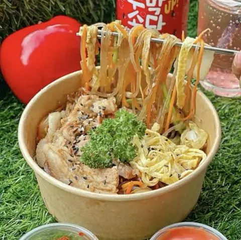 Hình ảnh Miến trộn heo