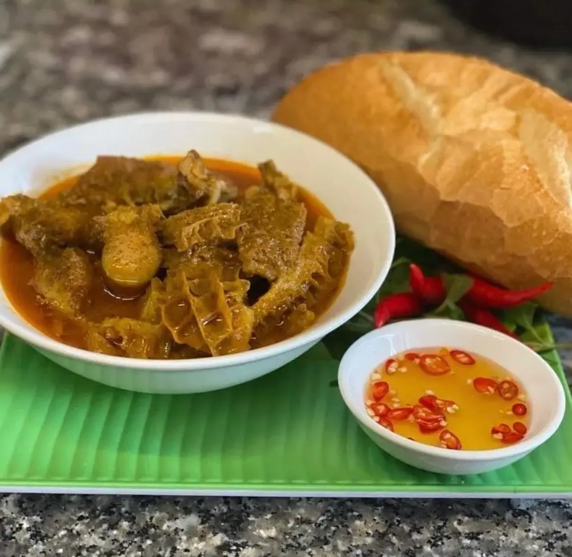 Hình ảnh Phá Lấu Bò Thập Cẩm Phần Lớn 120Gr - 1 Bánh Mì 