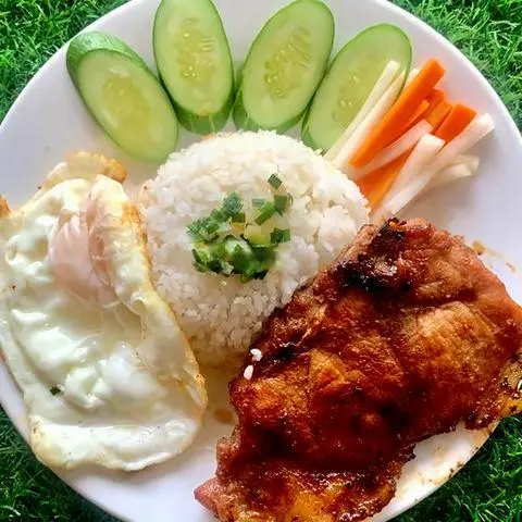 Hình ảnh Cơm sườn trứng