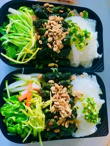 Hình ảnh Hộp Bánh Hỏi Bò Nướng Lá Lốt