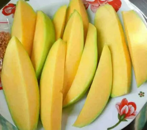 Hình ảnh Xoài Thái + Muối Chấm Tây Ninh