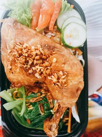 Hình ảnh Mì Xào Gà Chiên Giòn