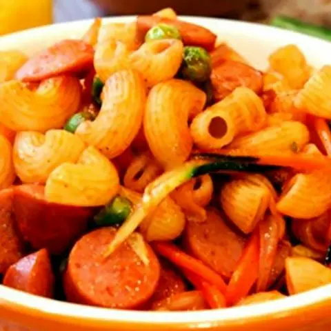 Hình ảnh Nui Xào Đặc Biệt