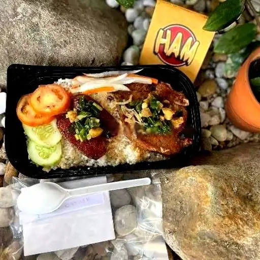 Hình ảnh Cơm tấm sườn lạp xưởng 