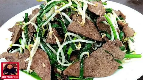 Hình ảnh Cơm  lòng heo xào giá hẹ