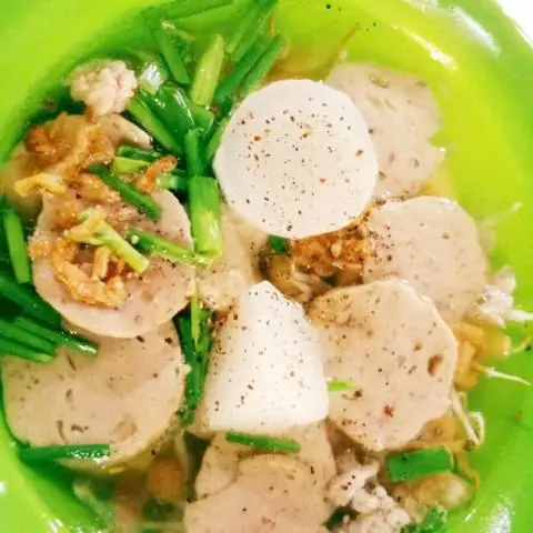Hình ảnh hủ tiếu mì gói bò viên 