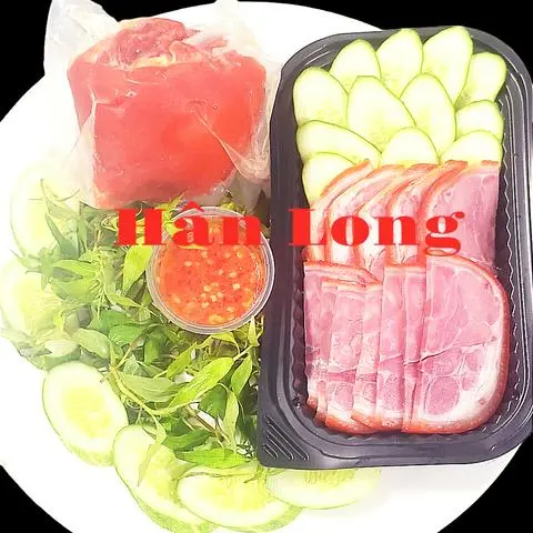 Hình ảnh 1 Bắp Giò Heo Rút Xương Ủ Muối (400-500gr) + rau răm, dưa leo, nước chấm