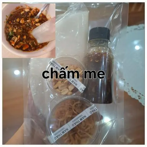 Hình ảnh bánh trang chấm mắm me 