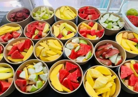 Hình ảnh Trái cây Mix 1kg (8 loại) kèm muối tôm