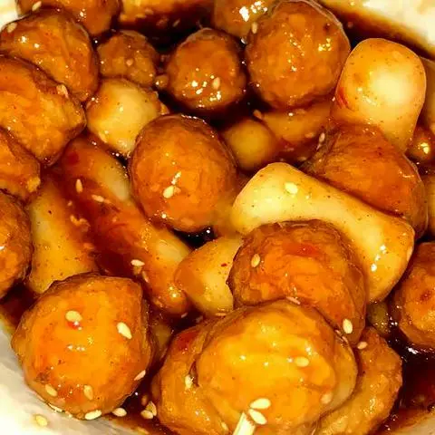 Hình ảnh Cá viên chiên tok sốt cay