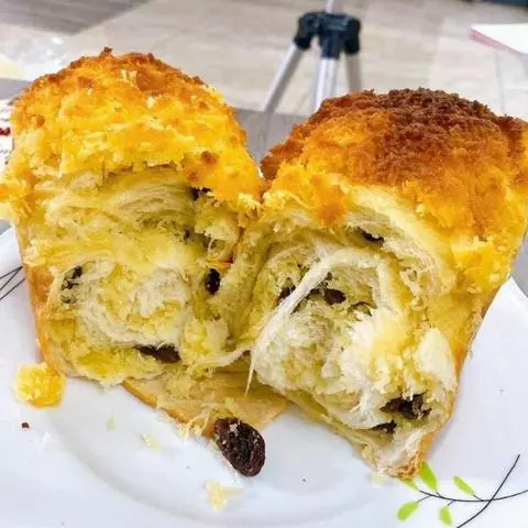 Hình ảnh Bánh mì nho dừa