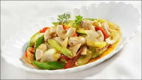 Hình ảnh Dồi Trường Xào Chua Ngọt