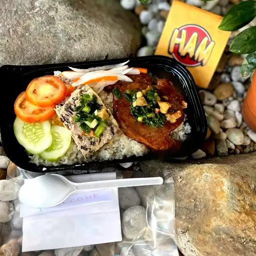 Hình ảnh Cơm tấm sườn chả 