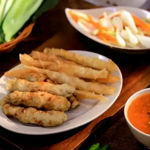Hình ảnh Nem nướng Nha Trang ( Kèm Bánh Hỏi)
