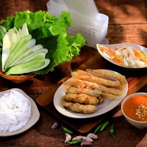 Hình ảnh Nem nướng Nha Trang (Kèm bún)