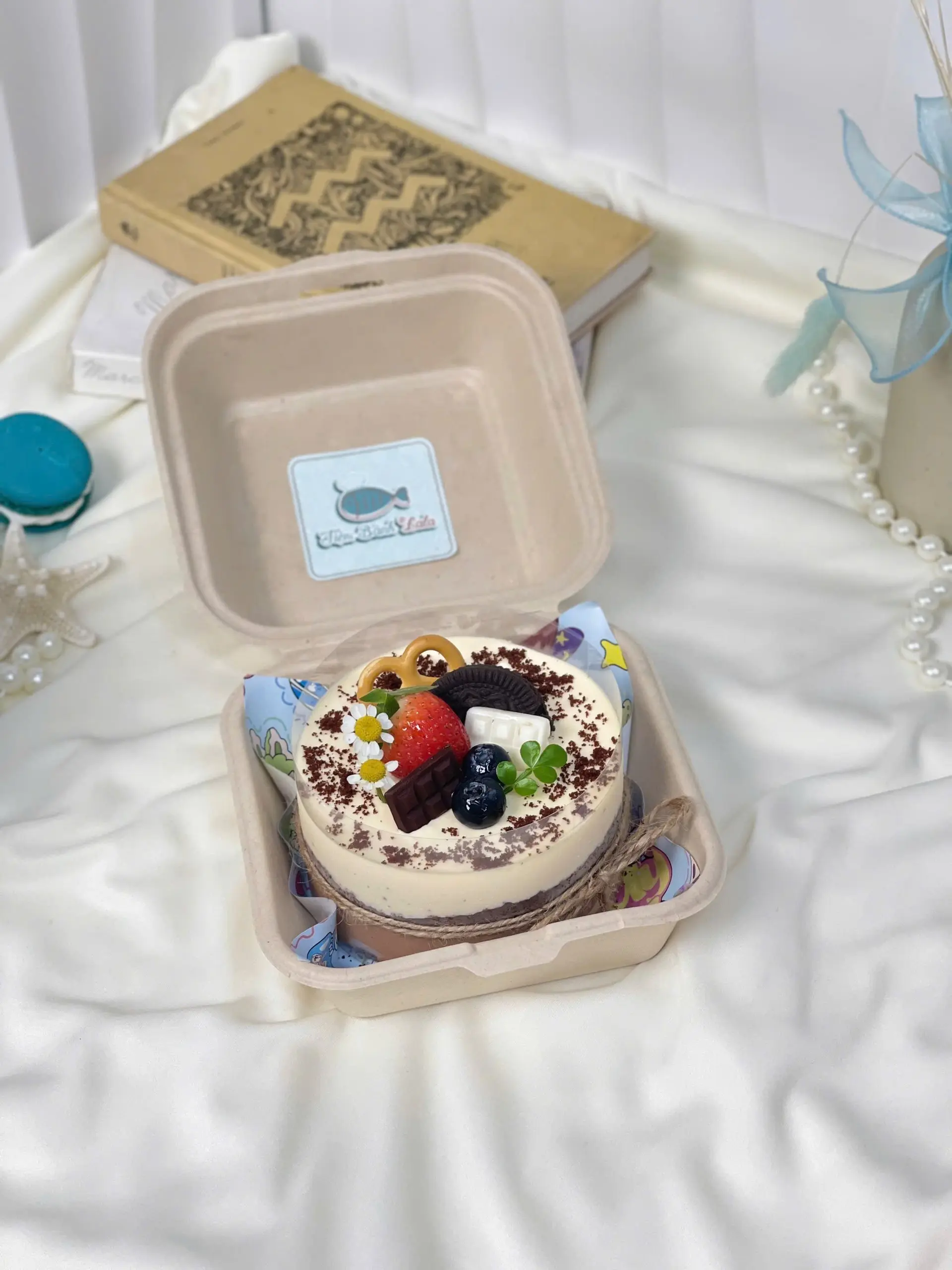 Hình ảnh Bánh Double Chocolate 10cm (hộp bã mía)