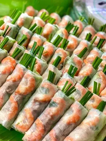 Hình ảnh 10 GỎI CUỐN TÔM THỊT+ BÚN+ RAU THƠM ĐỦ LOẠI + MẮM MÊN