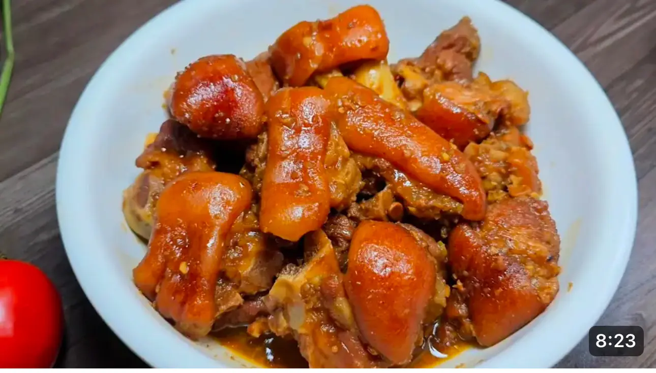 Hình ảnh Cơm chân giò heo giả cày