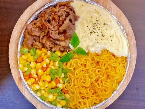 Hình ảnh mỳ +bò ba chỉ mỹ phủ pho mai
