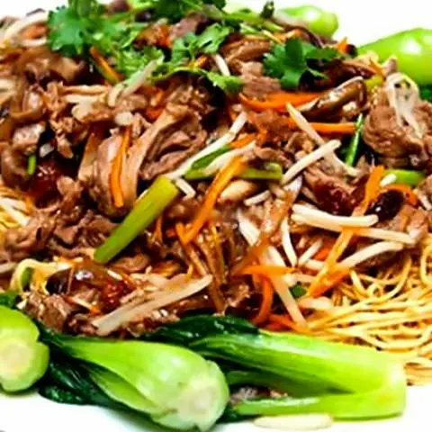 Hình ảnh Mì xào bò đặc biệt