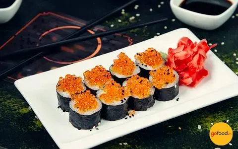 Hình ảnh Cuộn cơm trứng cá hồi