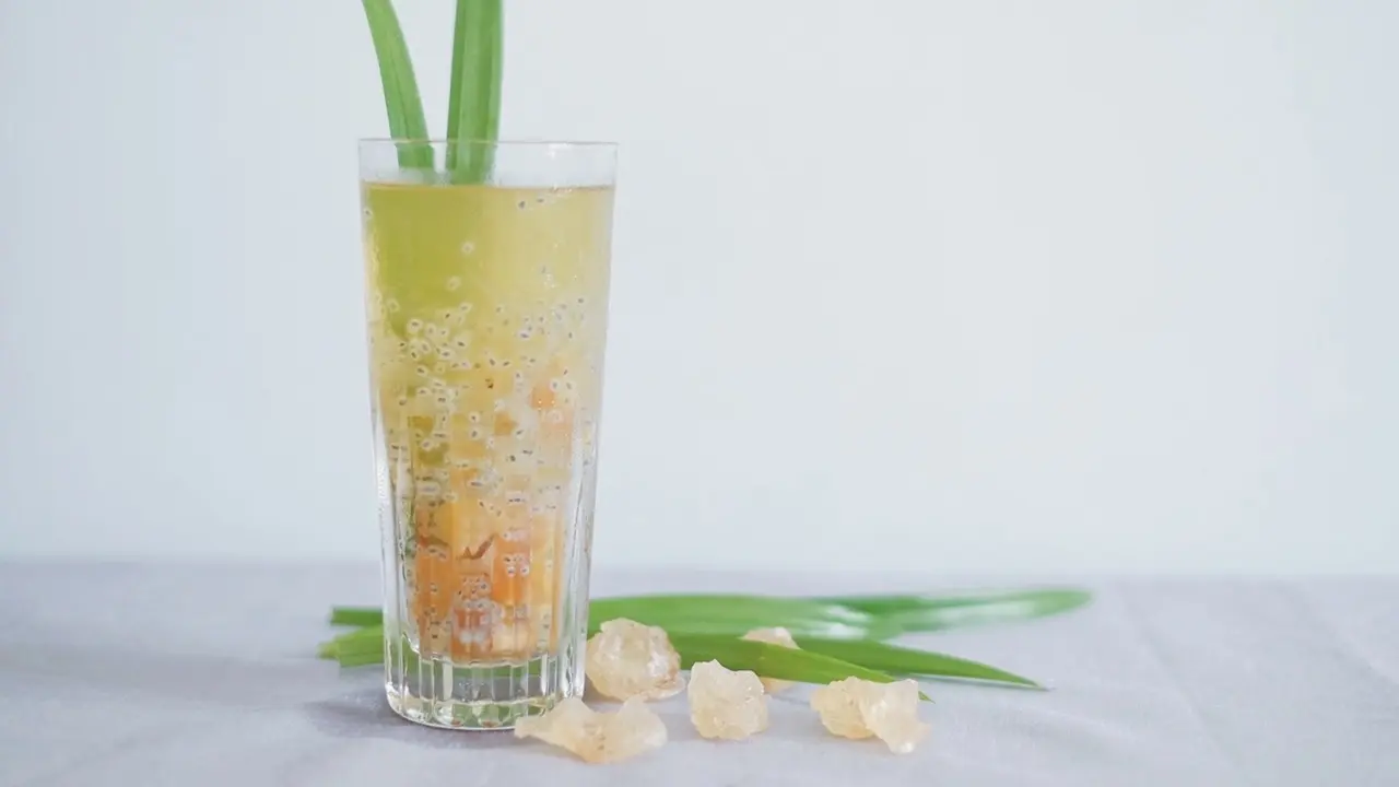 Hình ảnh Ly mủ trôm hạt chia thanh mát 