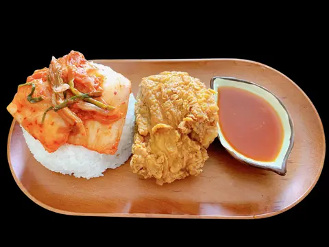 Hình ảnh Cơm Gà Rán Sốt Cay