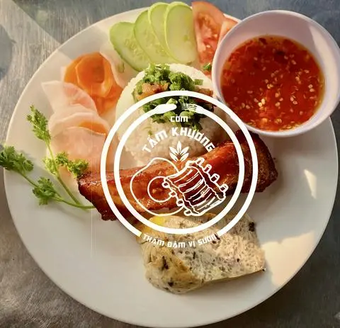 Hình ảnh Cơm tấm sườn cọng + chả 