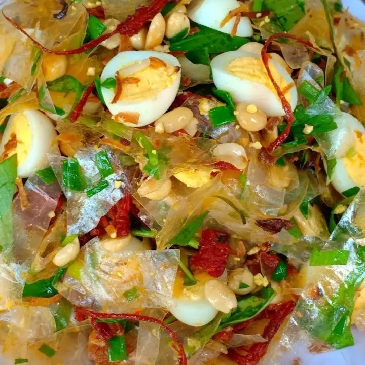Hình ảnh Bánh Tráng Trộn Sốt Bò Full Topping -1 Phần