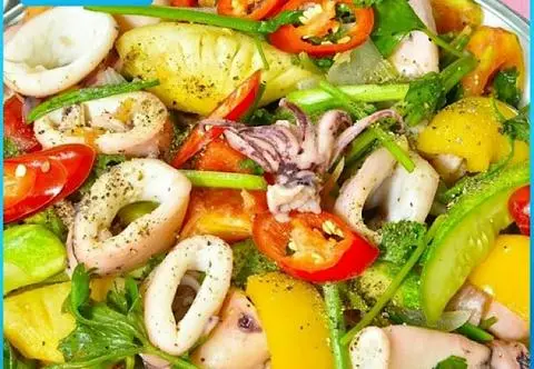 Hình ảnh Cơm mực xào thập cẩm